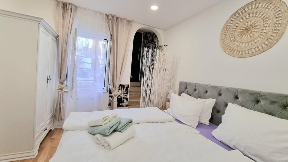 PLACE 4 U Studio Center Apartment in Zadar