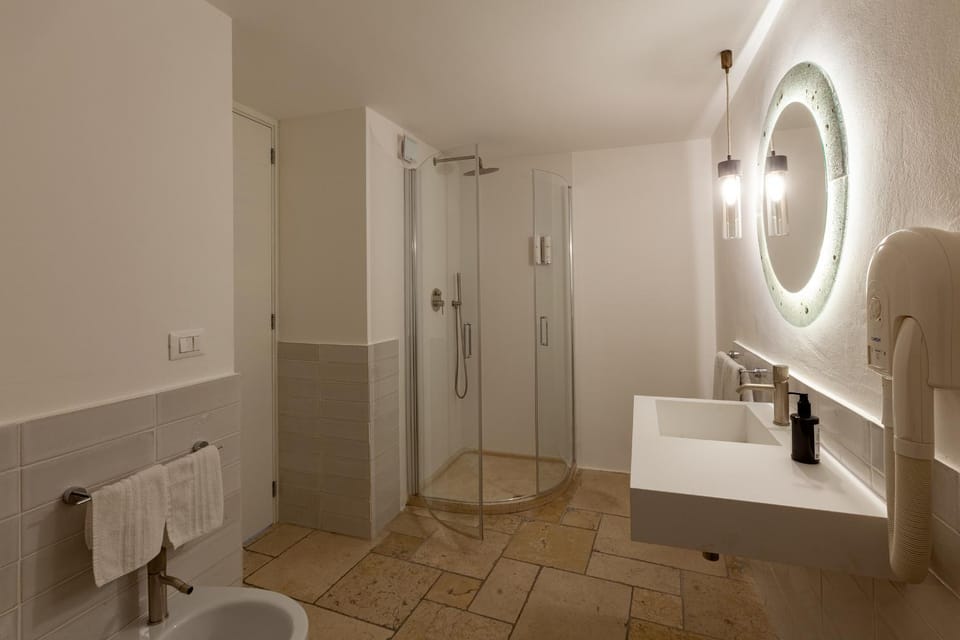 Shower, Bathroom, bidet