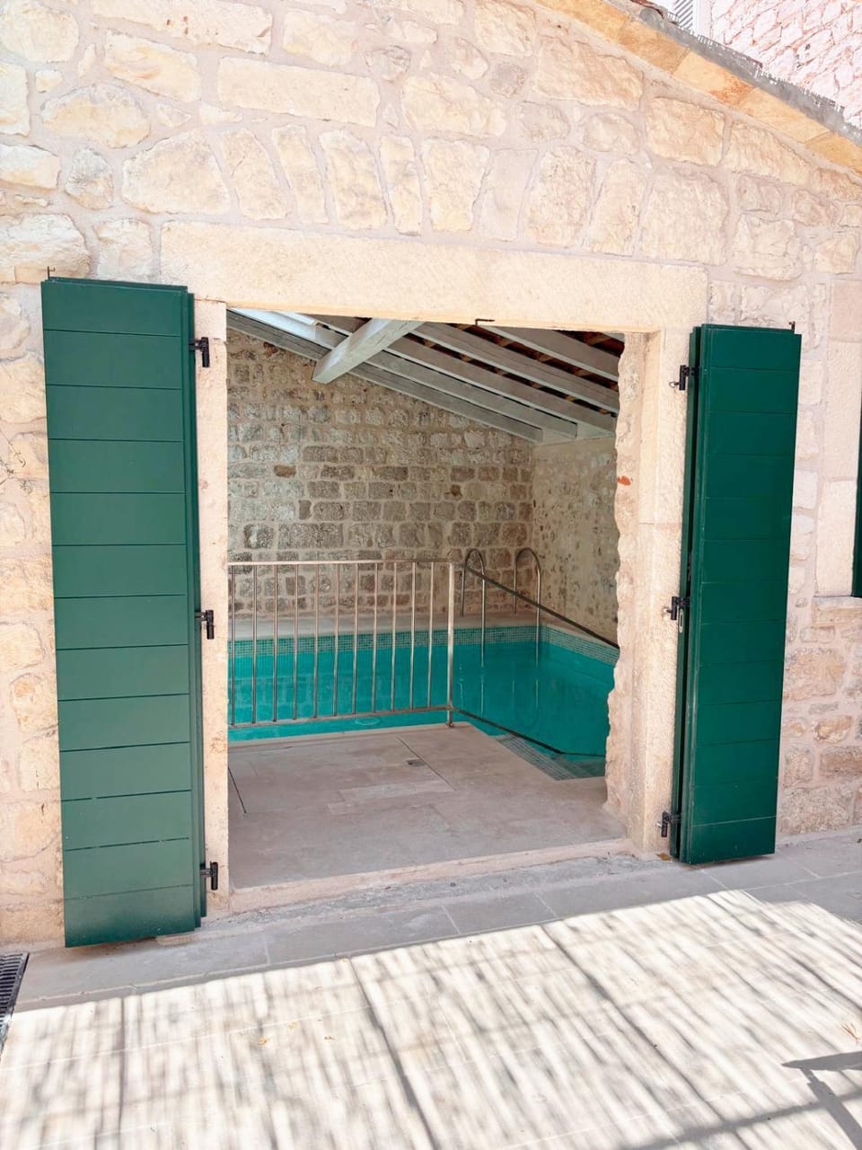 Swimming pool