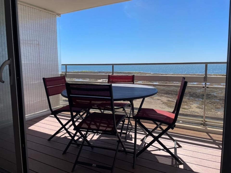 Large studio direct access to the beach Apartment in Pornichet