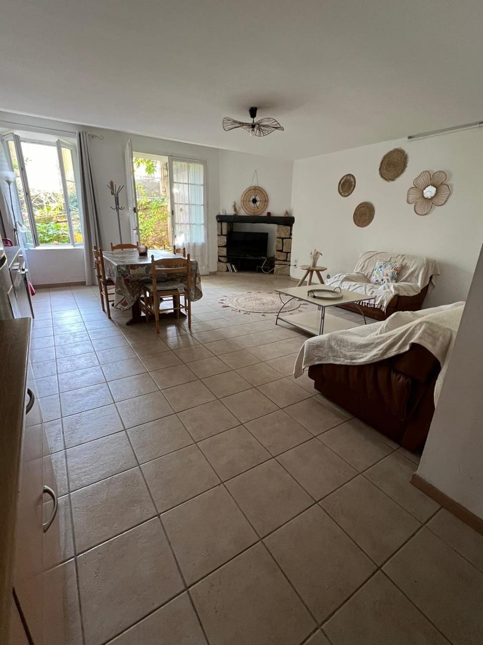 Les Platanes - Rambrandt Rez de Jardin Apartment in Occitanie