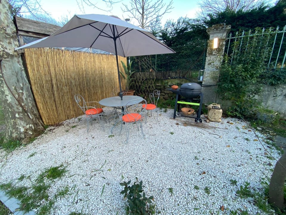 Les Platanes - Rambrandt Rez de Jardin Apartment in Occitanie