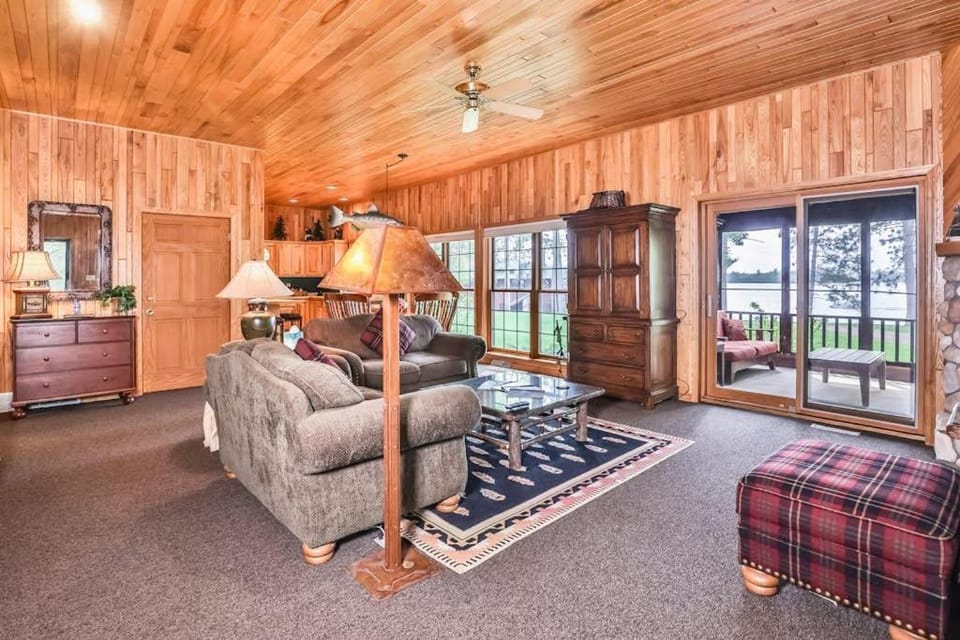 Chippewa Retreat - Lair House in Wisconsin