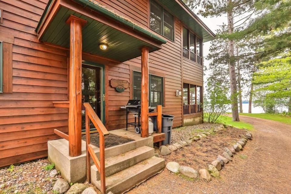 Chippewa Retreat - Lair House in Wisconsin