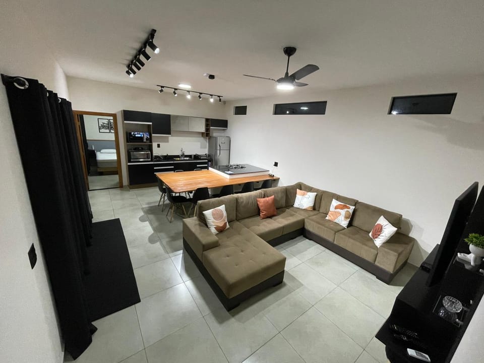 Communal lounge/ TV room, TV and multimedia, Kitchen or kitchenette, Living room, Seating area, Dining area, Evening entertainment, fireplace, minibar, oven, pet friendly