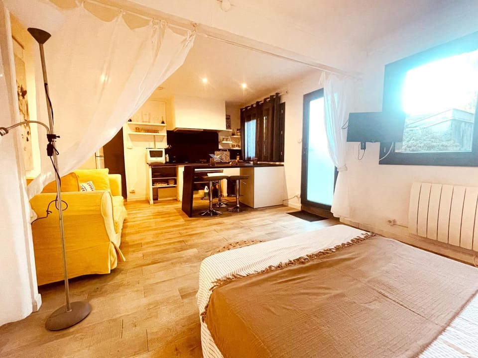 Photo of the whole room