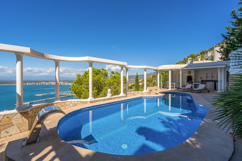Pool view, Sea view, Swimming pool