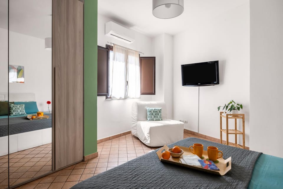 Bed, Photo of the whole room, Bedroom, hair dryier, heating, heating, towels, towels, air conditioner, air conditioner