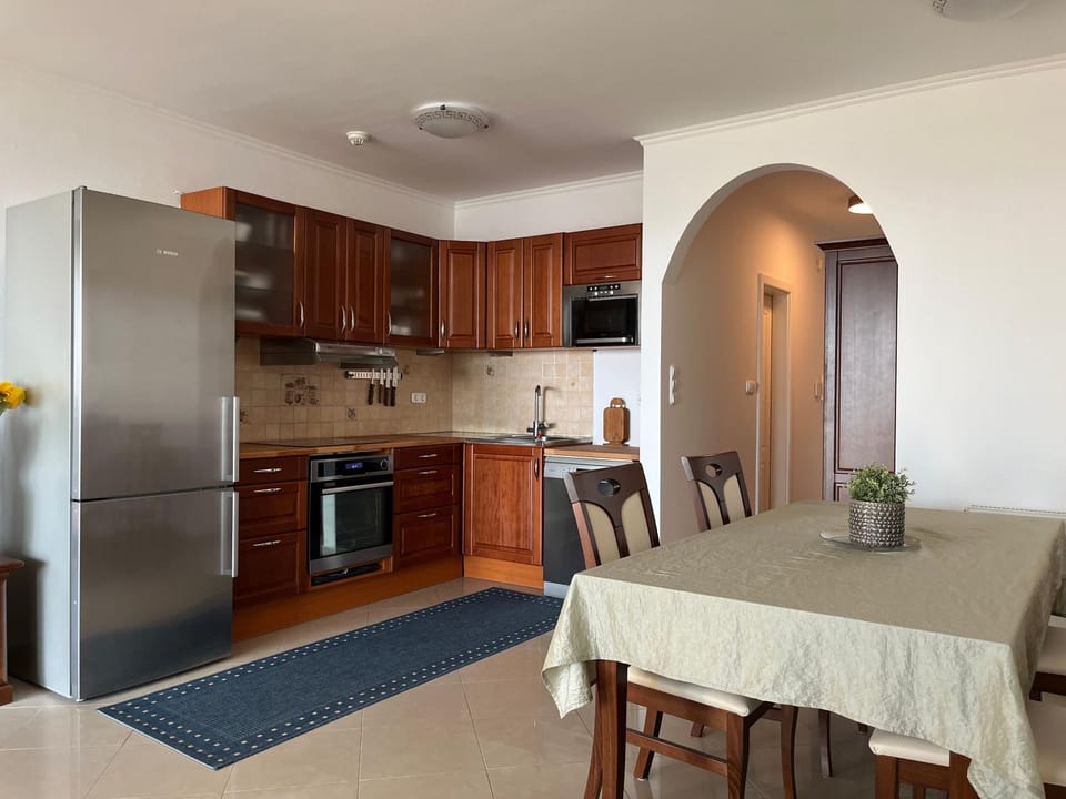 Kitchen or kitchenette, Living room, Dining area