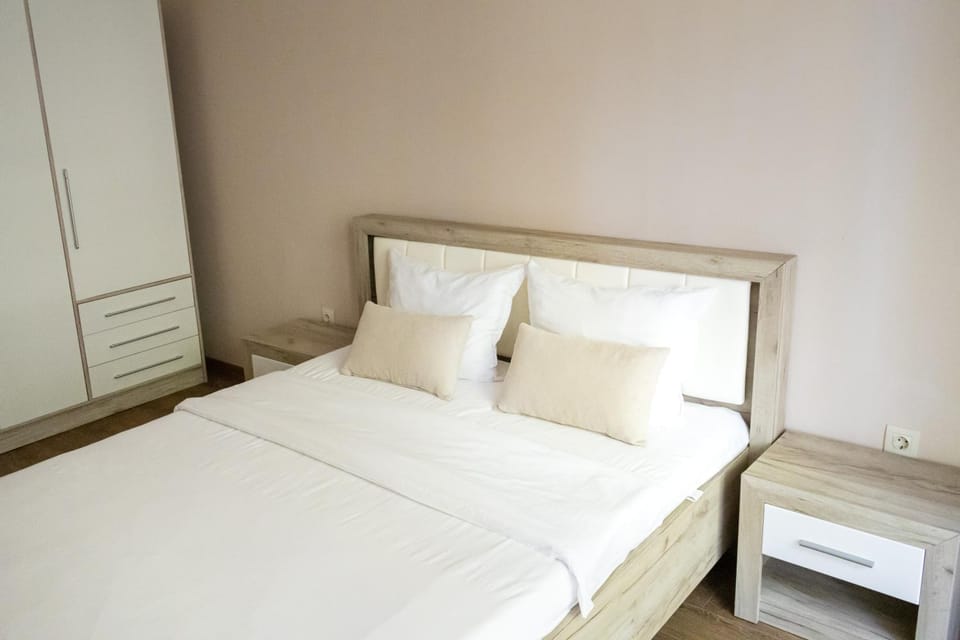 Bed, Bedroom, towels, wardrobe