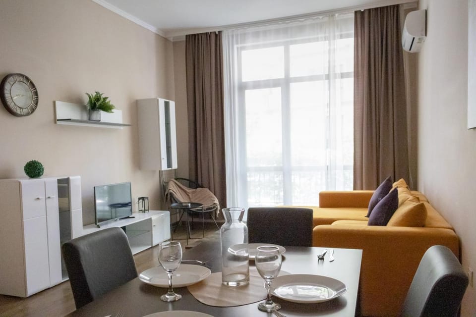 TV and multimedia, Living room, Dining area