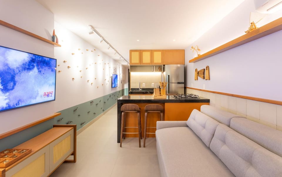 TV and multimedia, Kitchen or kitchenette, Living room, Decorative detail, Seating area, Dining area, stove
