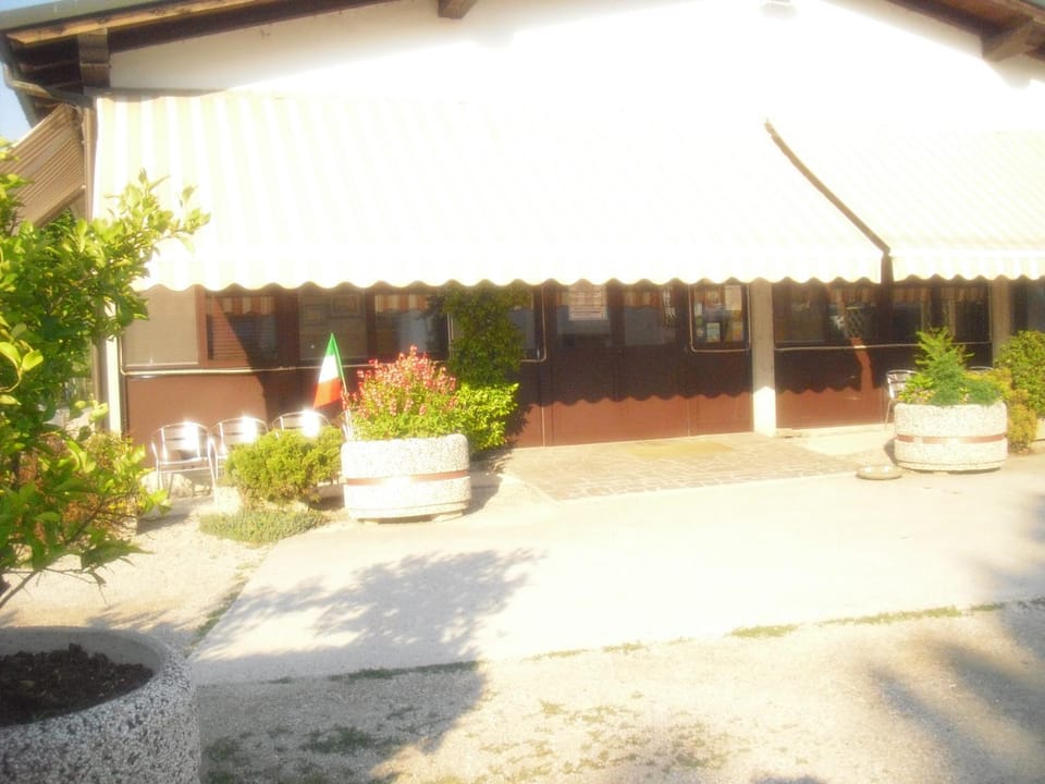 Facade/entrance, Day