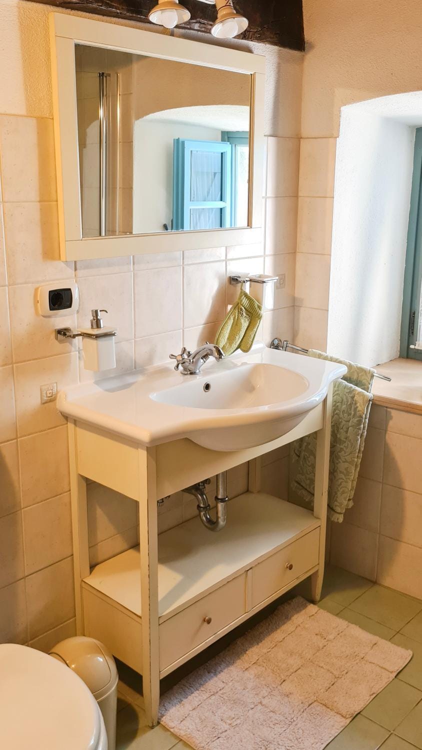 Spod Korit - Brgudac, Opatija with hot tub and free parking House in Istria County