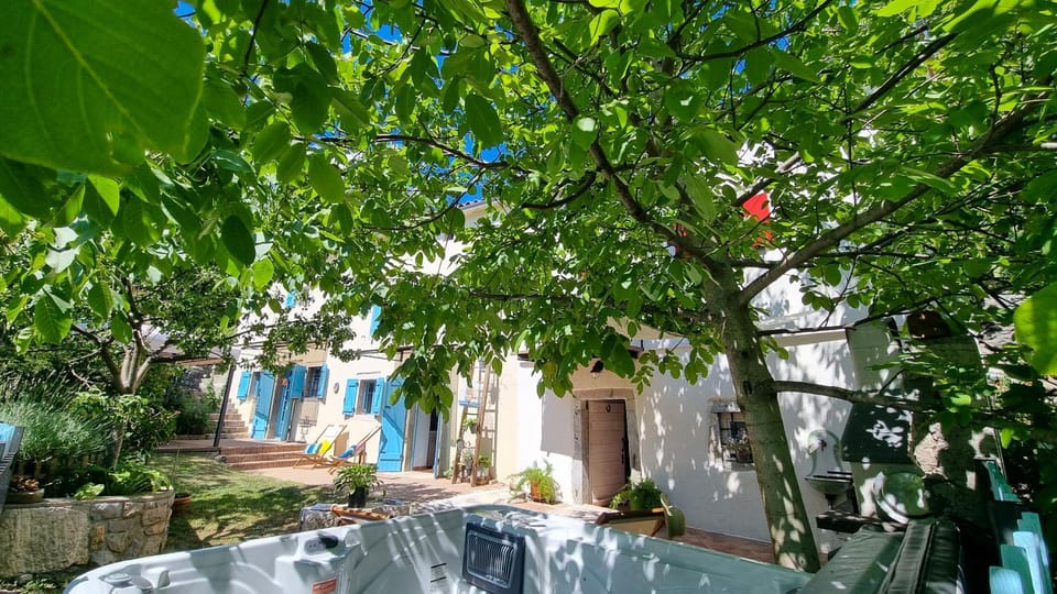 Spod Korit - Brgudac, Opatija with hot tub and free parking House in Istria County