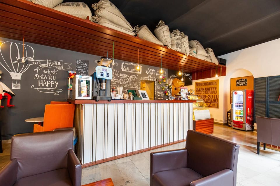 Lobby or reception, Lounge or bar