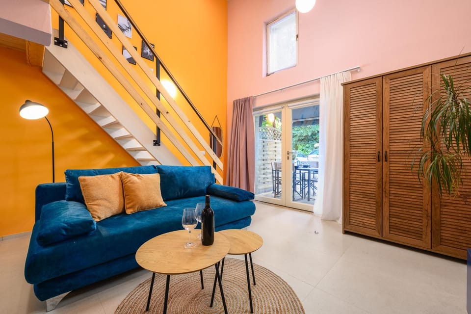 Communal lounge/ TV room, Living room