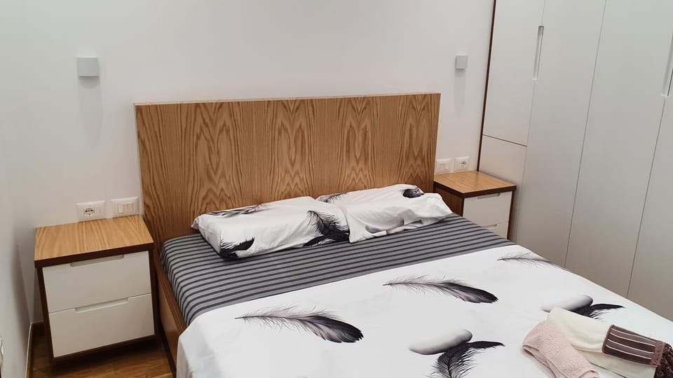 ALIKO's peaceful house, close to bus terminal House in Tirana