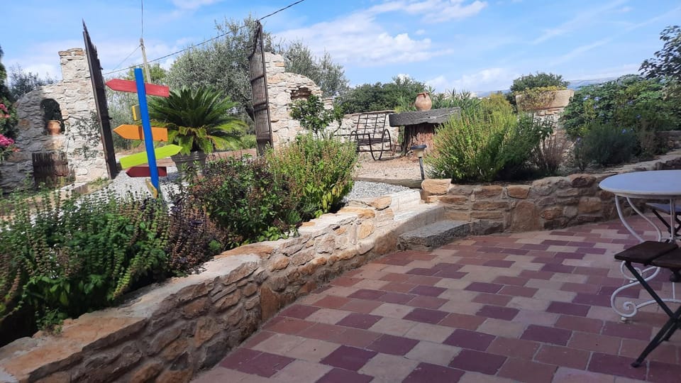 La tonnelle d'Olivier Vacation rental in La Cadière-d'Azur