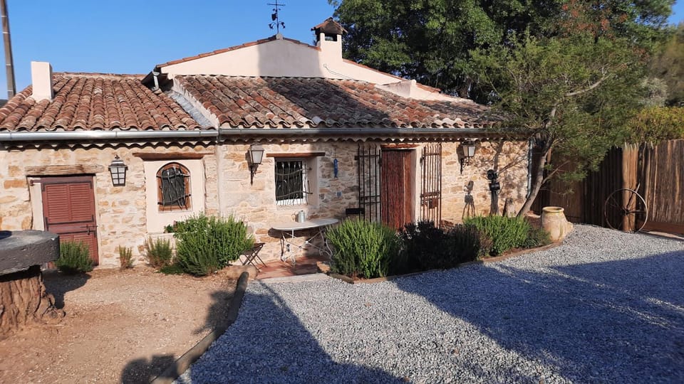 La tonnelle d'Olivier Vacation rental in La Cadière-d'Azur