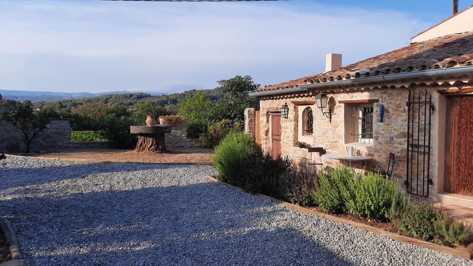 La tonnelle d'Olivier Vacation rental in La Cadière-d'Azur