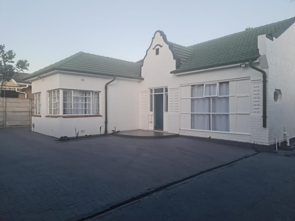 Hasate Guest House ,4 st james street Oakdale Belliville Cape Town South Africa Bed and Breakfast in Cape Town