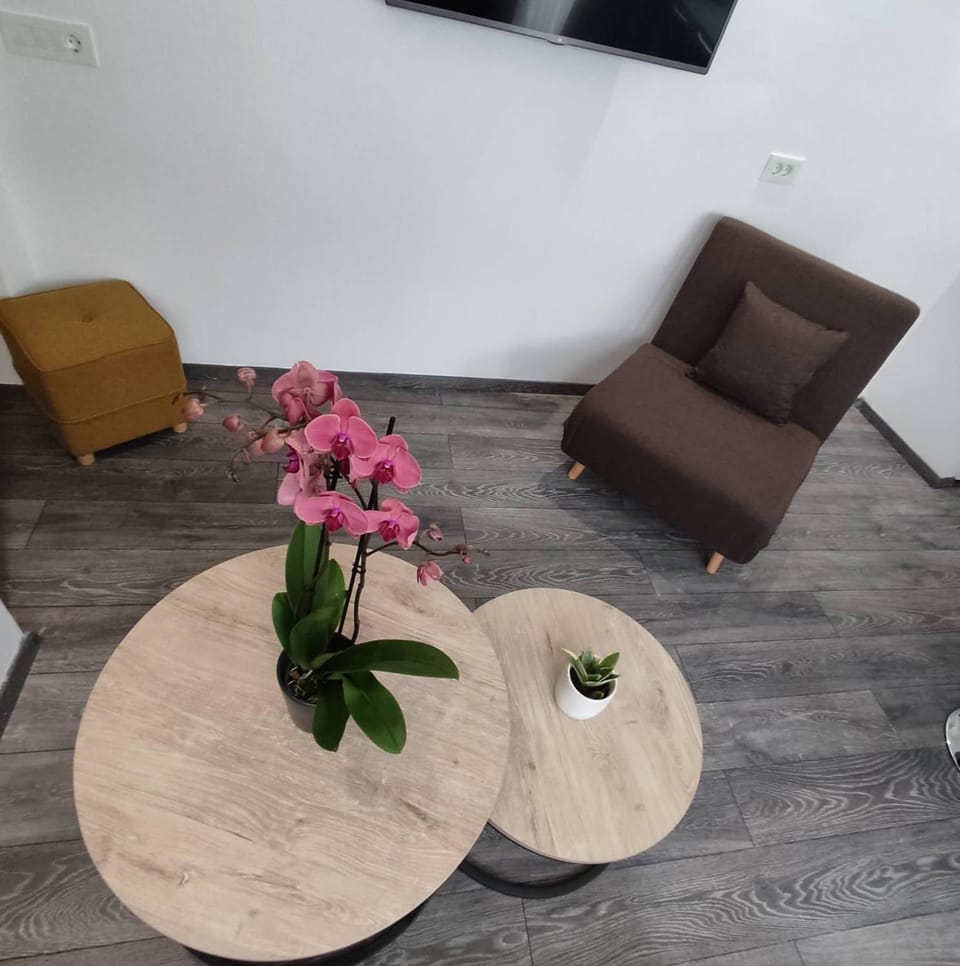 PETMEZA APARTMENT 1 Aigio City F Apartment in Peloponnese, Western Greece and the Ionian