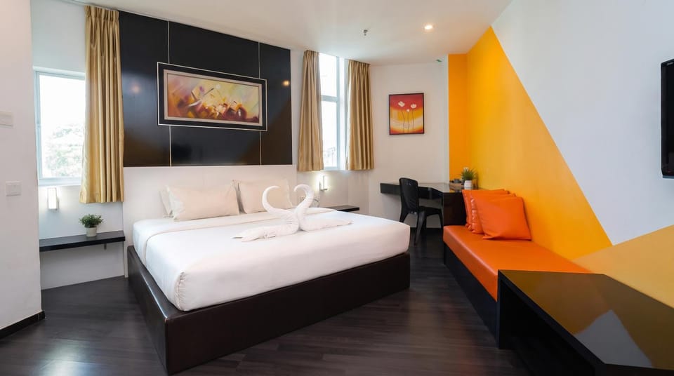 Swing & Pillows - Golden Roof Hotel Ampang, Ipoh Hotel in Ipoh