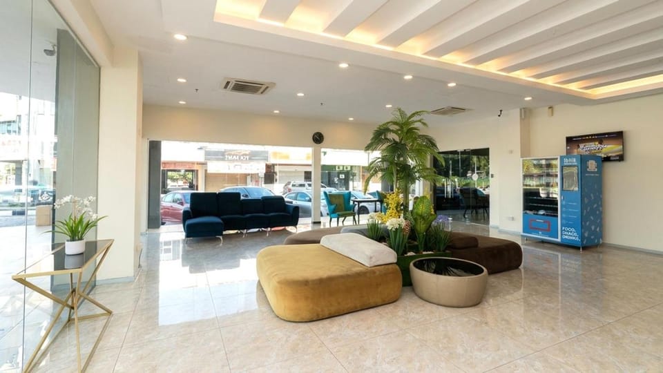 Swing & Pillows - Golden Roof Hotel Ampang, Ipoh Hotel in Ipoh