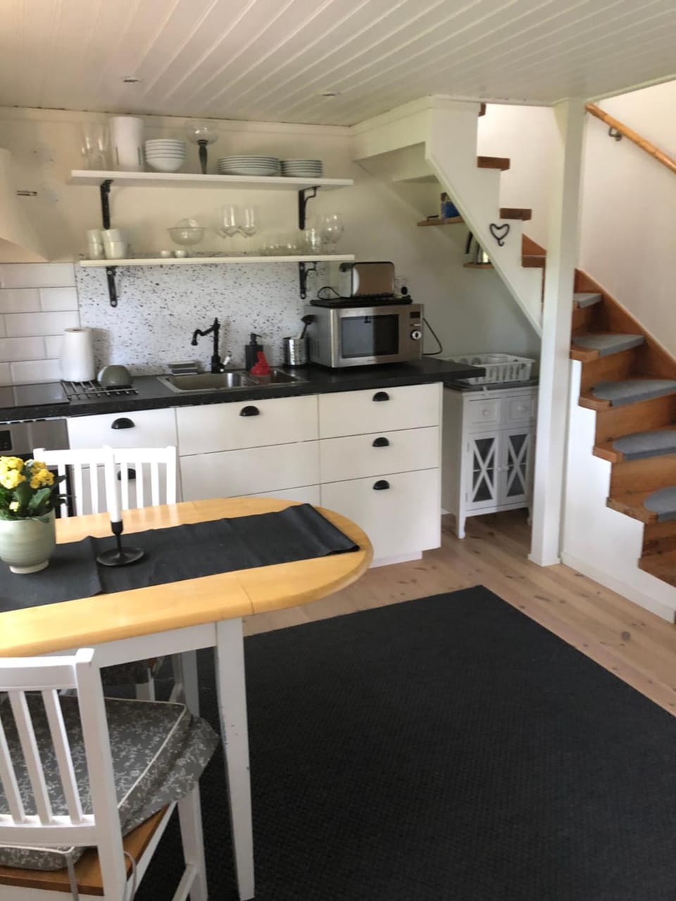 Kitchen or kitchenette, Dining area, toaster