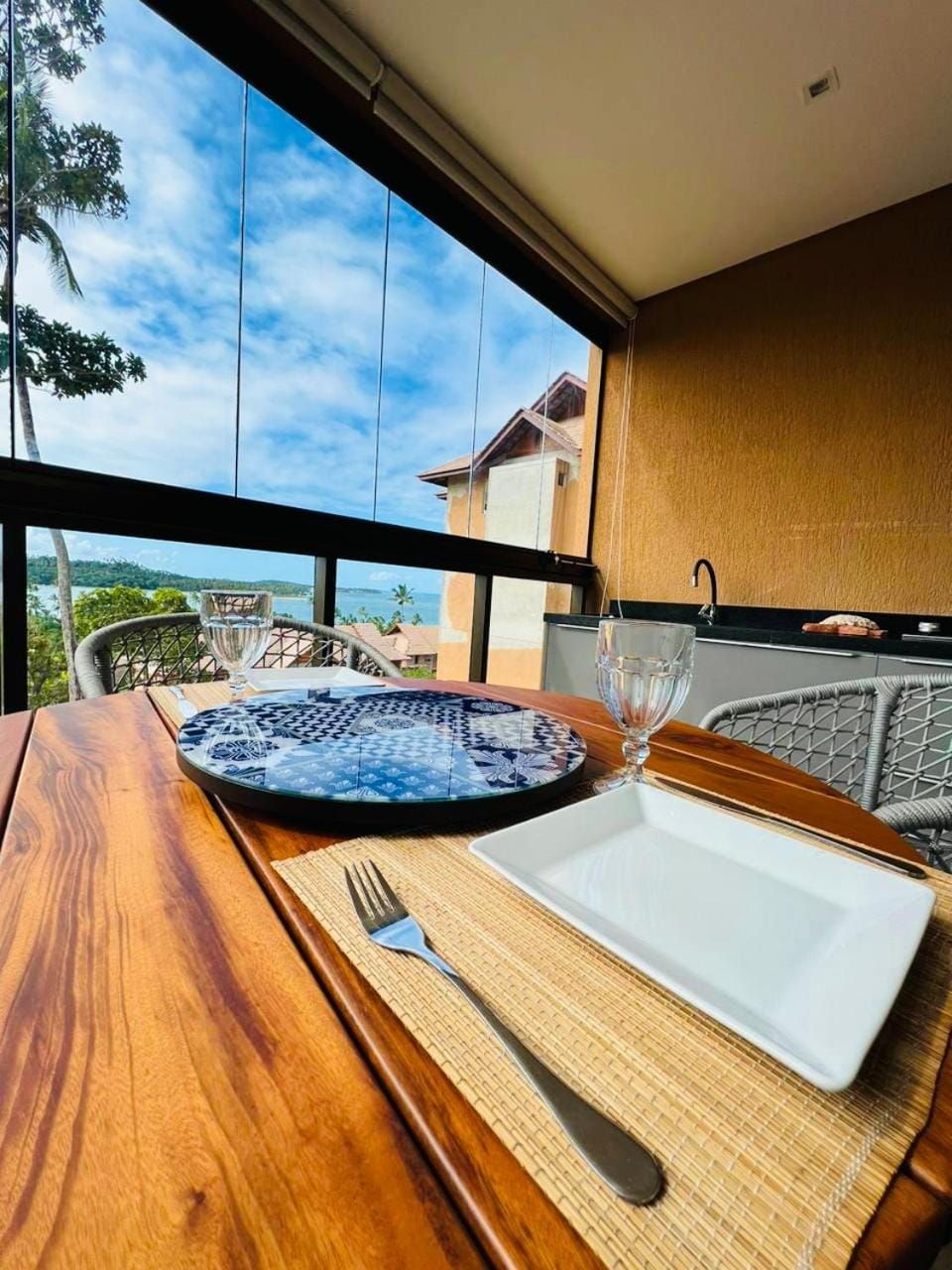 Day, Natural landscape, View (from property/room), Balcony/Terrace, Food and drinks, Dining area, Food