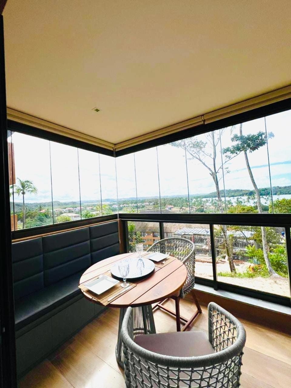 Day, Natural landscape, View (from property/room), Balcony/Terrace, Living room, Seating area, Dining area, Sea view