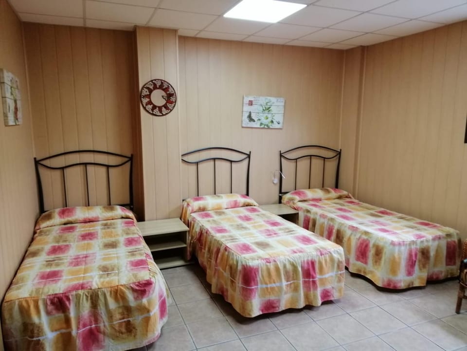 Albergue de Peregrinos A Santiago Hostel in Castile and León