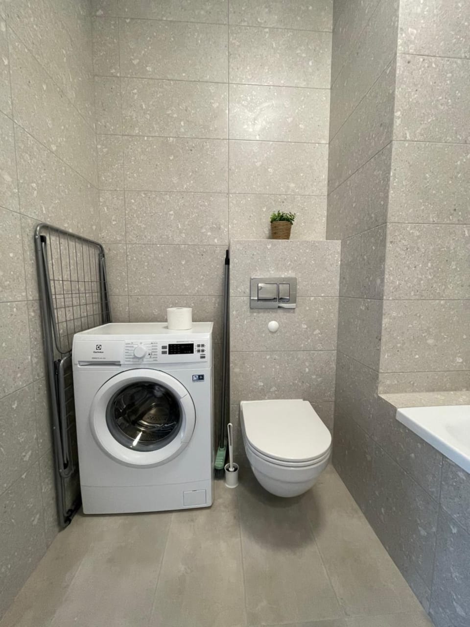 Toilet, Bathroom, washing machine