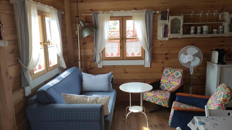 Property building, Coffee/tea facilities, Living room
