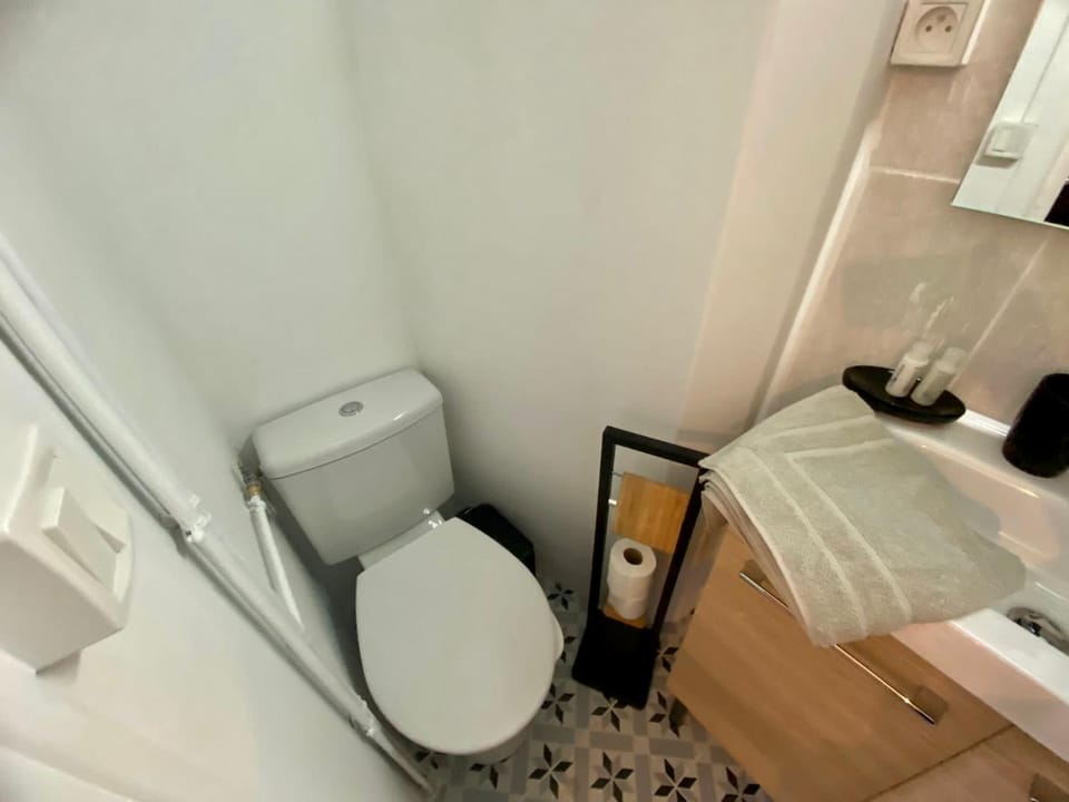 Toilet, Bathroom