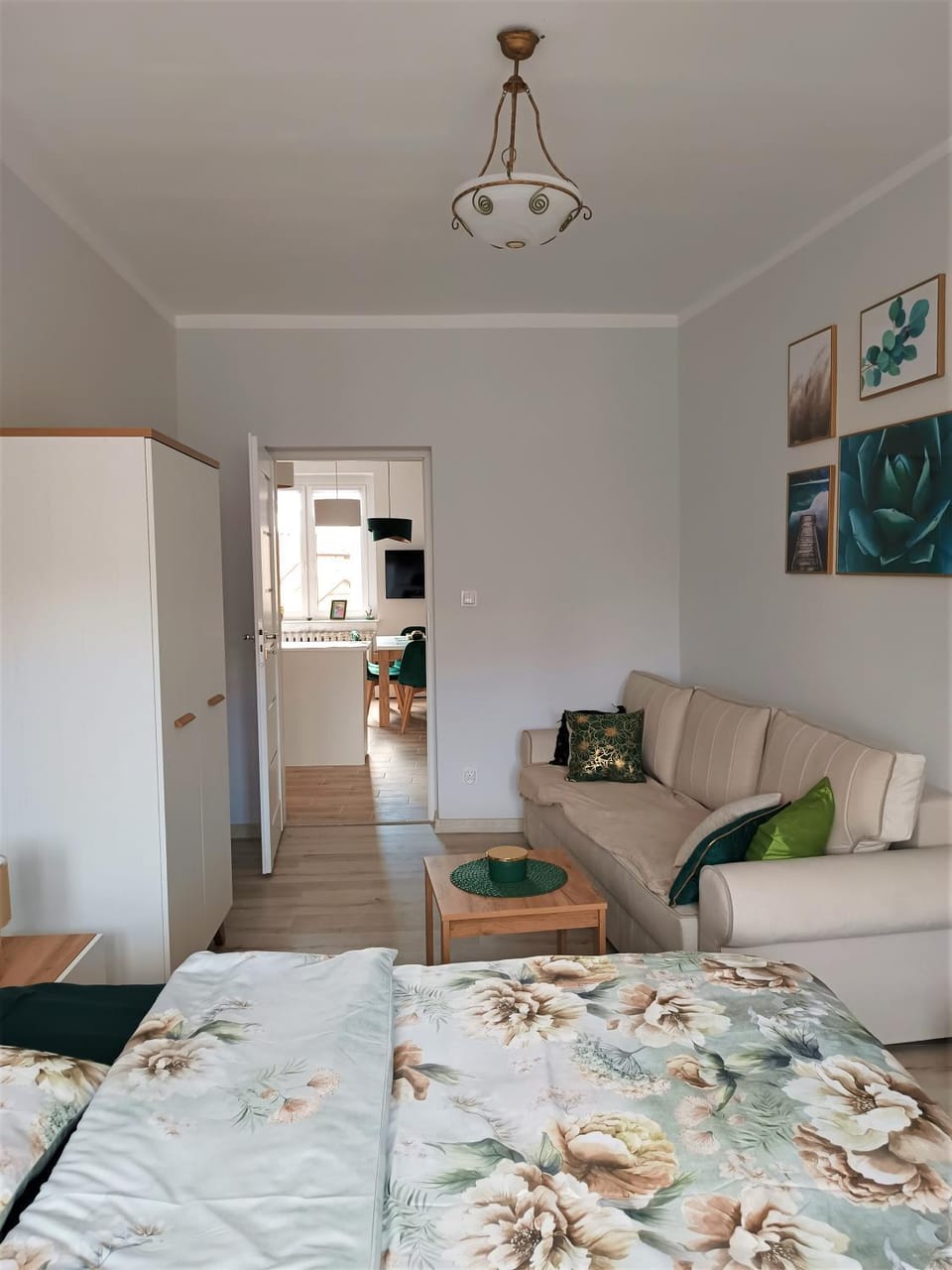 Szmaragdowy apartament przy ulicy Opolskiej Apartment in Czechia