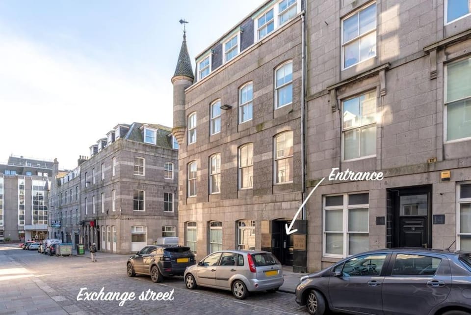 Property building, Facade/entrance, Neighbourhood
