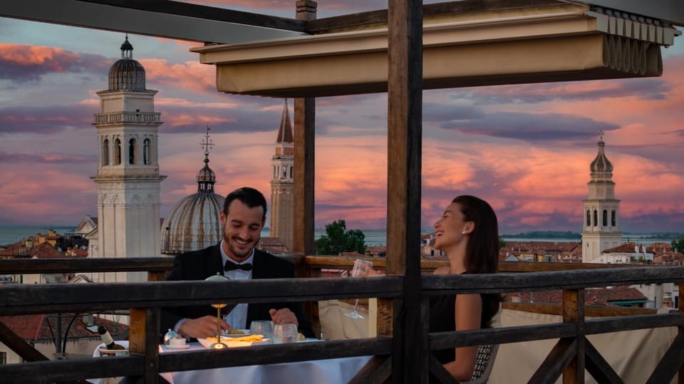 Natural landscape, Balcony/Terrace, City view, Sea view, Dinner, Location