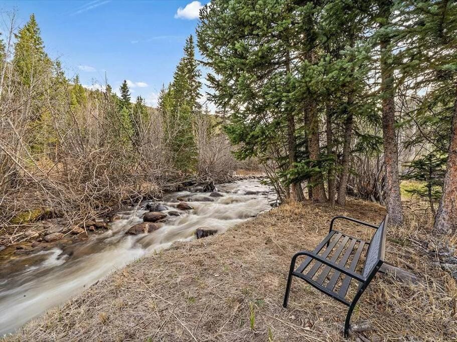 Nearby landmark, Natural landscape