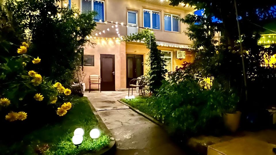 Property building, Patio, Patio, Facade/entrance, Garden, Garden, Evening entertainment, Evening entertainment, Garden view, Garden view