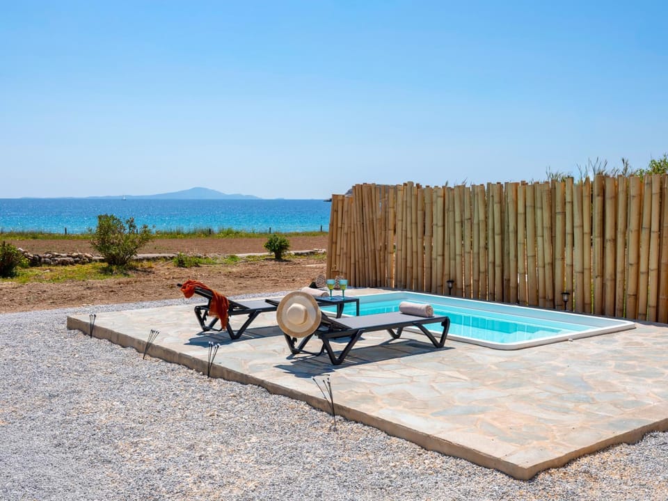 Patio, View (from property/room), Garden view, Pool view, Sea view, Swimming pool, sunbed