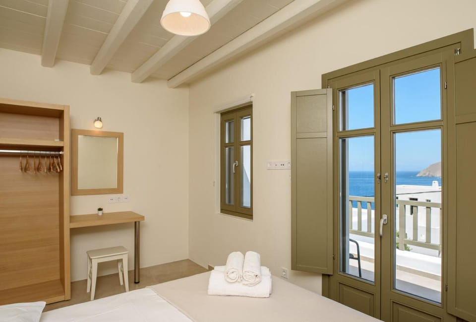 Bed, Natural landscape, Photo of the whole room, Bedroom, Sea view, towels, wardrobe