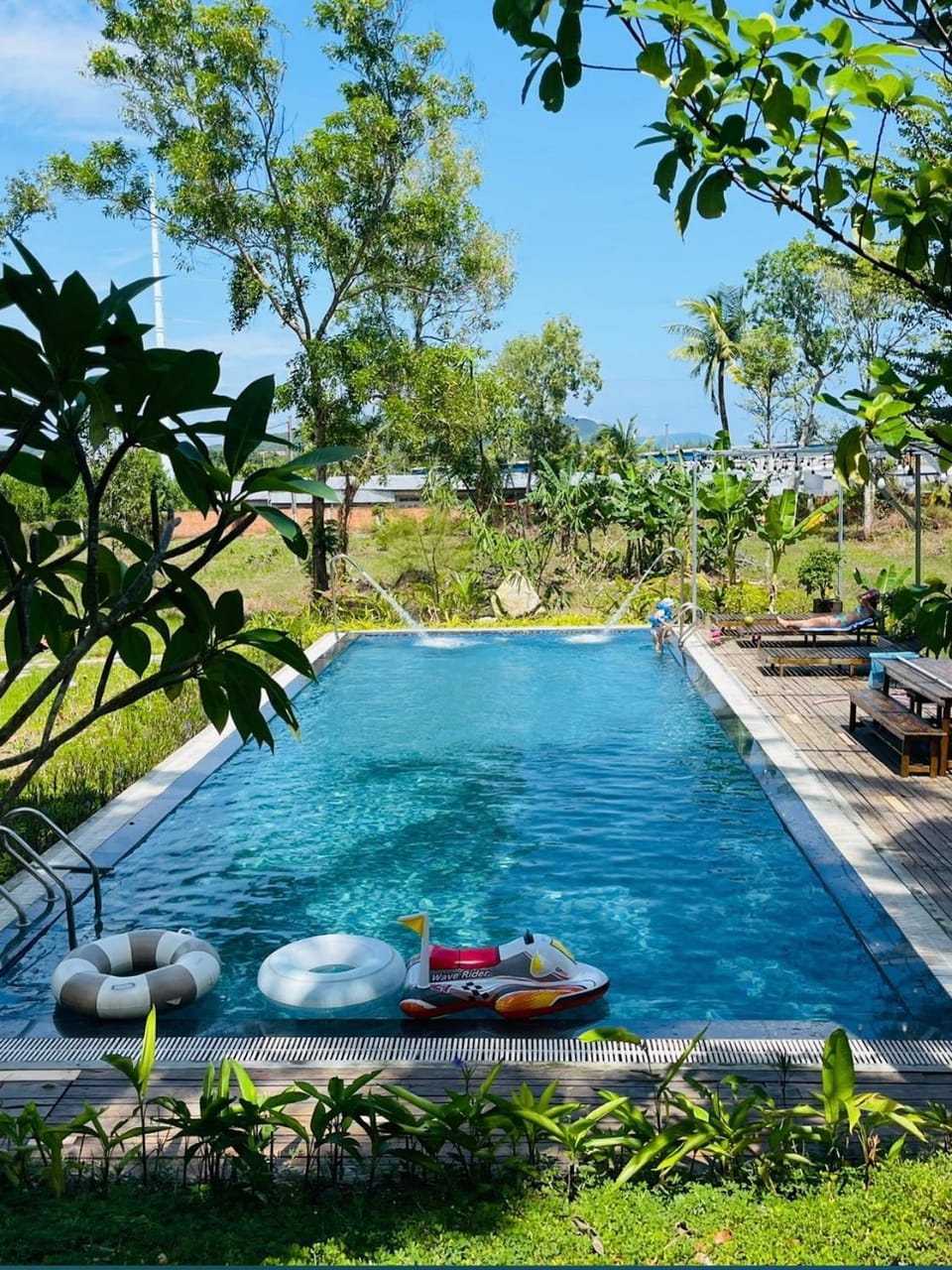 Swimming pool