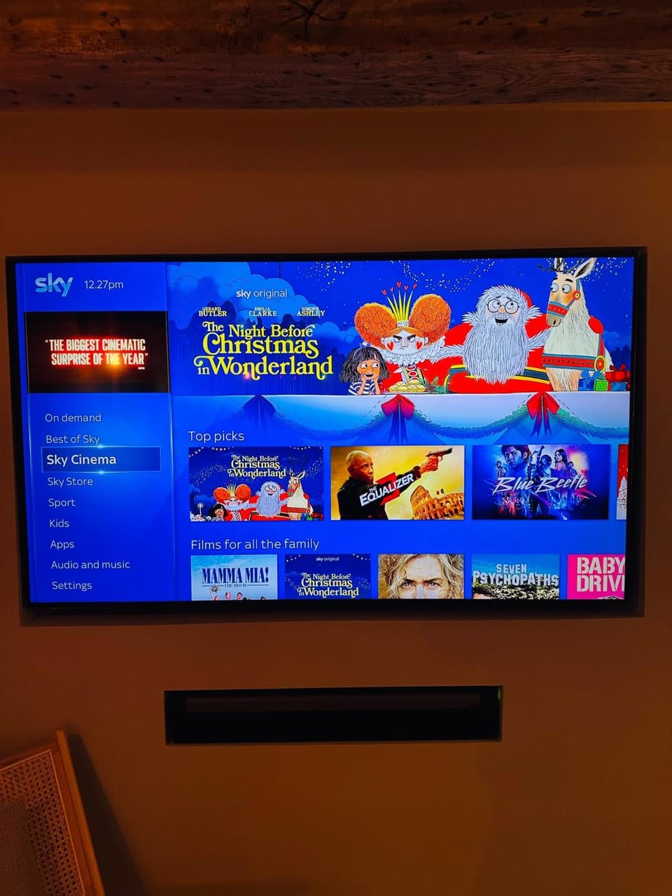 Luxury House sleeps 14 with Secret Bar near Bath House in Warminster