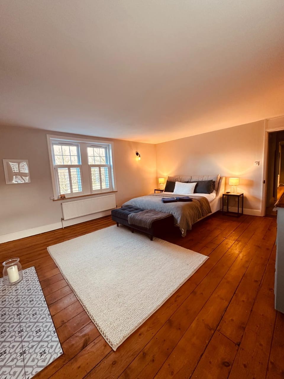 Luxury House sleeps 14 with Secret Bar near Bath House in Warminster