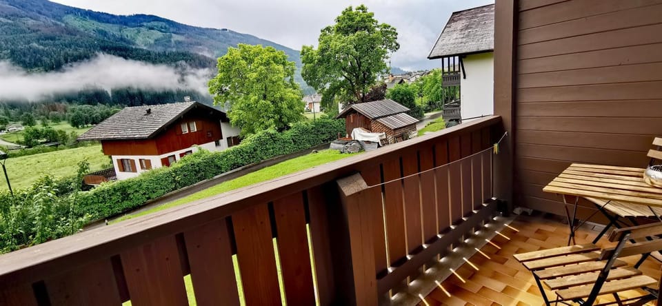 Balcony/Terrace, Mountain view