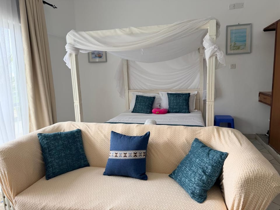 SeaEsta studio Shanzu Serena Apartment in Mombasa