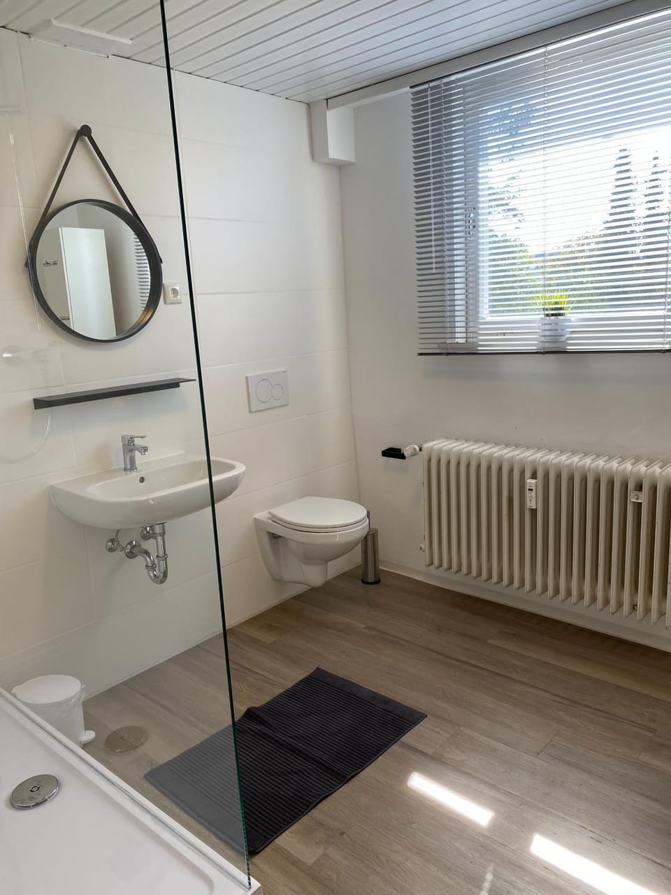 Toilet, Bathroom, towels