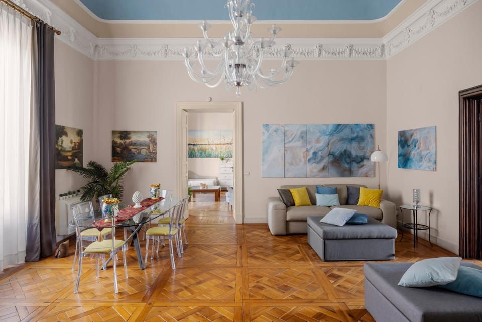 Living room, Seating area